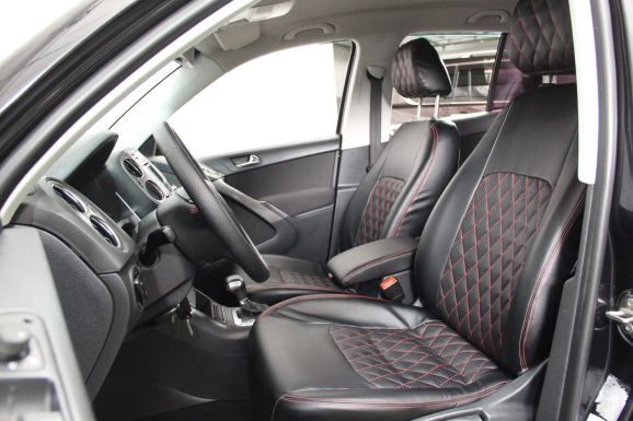 Volkswagen Tiguan, 2.0 л, АТ, 2011 фото 2