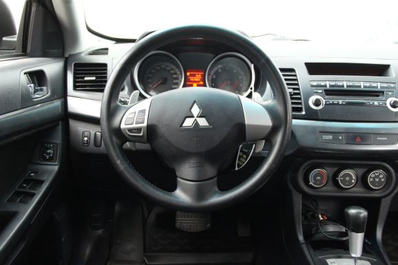 Mitsubishi Lancer, 1.8 л, Вариатор, 2010 фото 8