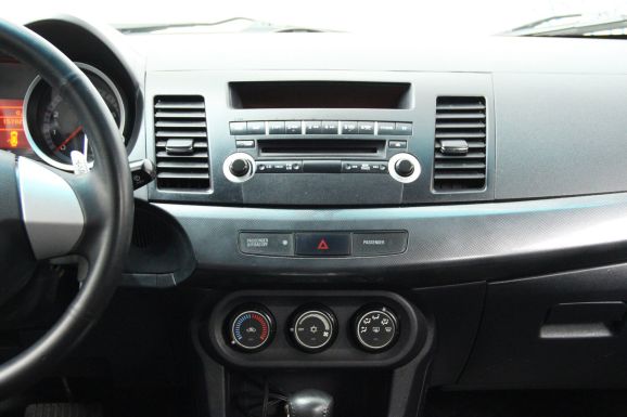 Mitsubishi Lancer, 1.8 л, Вариатор, 2010 фото 10