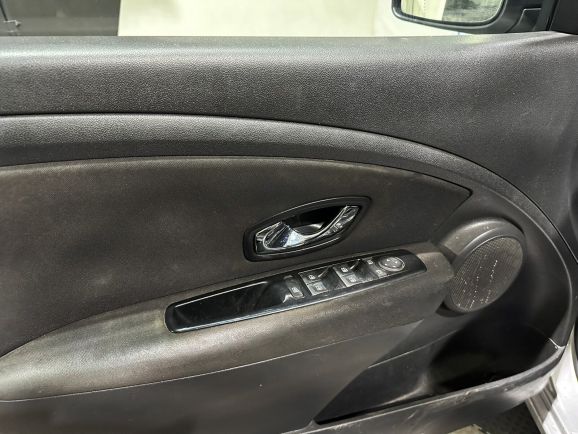 Renault Fluence, 1.6 л, МТ, 2012 фото 2