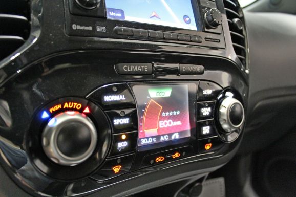 Nissan Juke, 1.6 л, Вариатор, 2013 фото 2