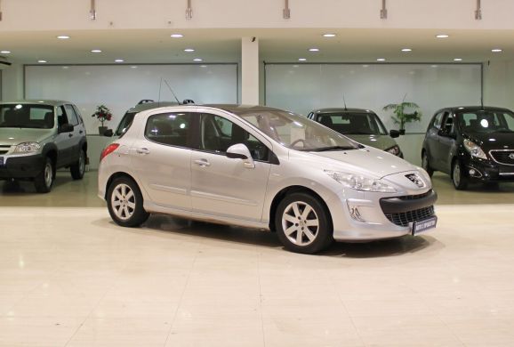 Peugeot 308, 1.6 л, АТ, 2011 фото 5