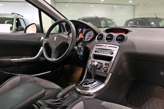 Peugeot 308, 1.6 л, АТ, 2011 фото 7