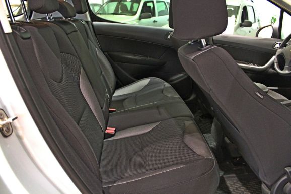 Peugeot 308, 1.6 л, АТ, 2011 фото 8