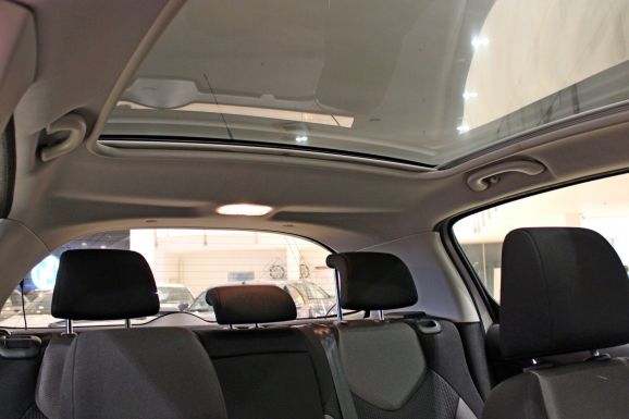 Peugeot 308, 1.6 л, АТ, 2011 фото 1