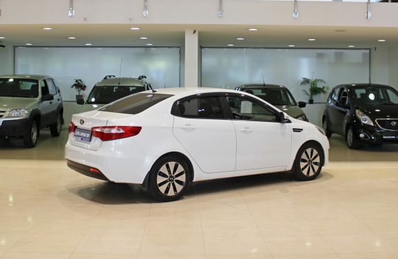 Kia Rio, 1.6 л, АТ, 2013 фото 6