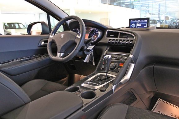 Peugeot 3008, 1.6 л, АТ, 2015 фото 7