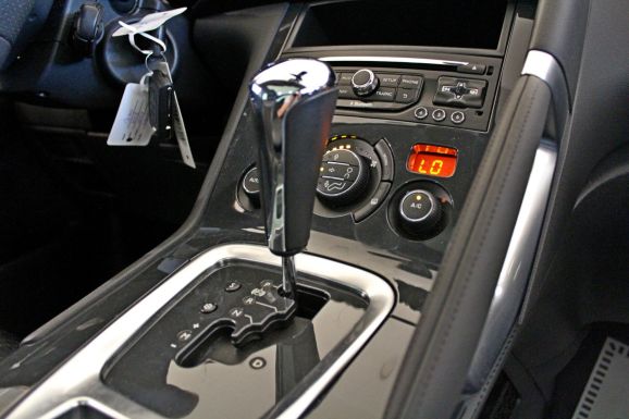 Peugeot 3008, 1.6 л, АТ, 2015 фото 9