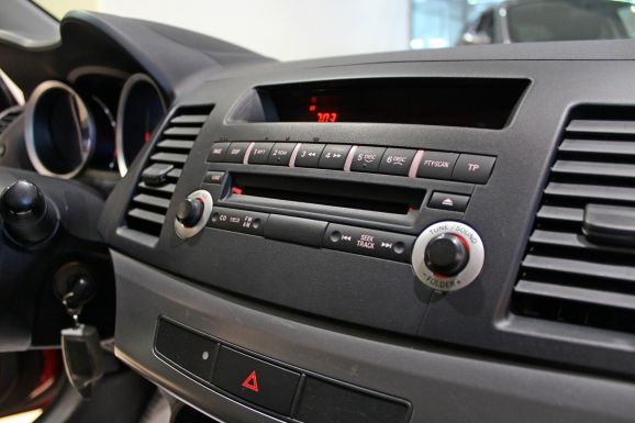 Mitsubishi Lancer, 1.5 л, АТ, 2011 фото 2