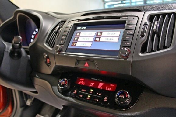 Kia Sportage, 2.0 л, АТ, 2011 фото 9