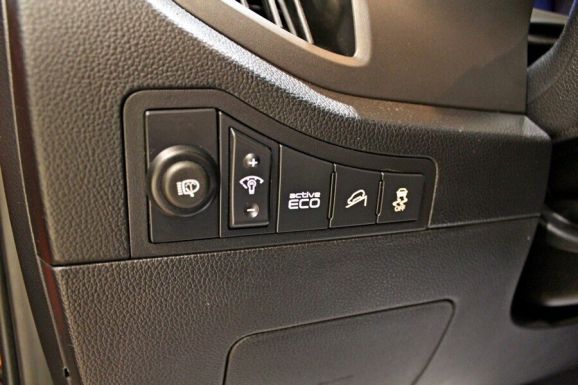 Kia Sportage, 2.0 л, АТ, 2011 фото 2