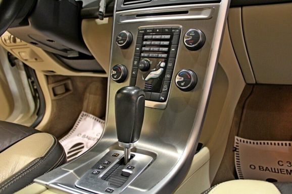 Volvo XC60, 2.4 л, АТ, 2013 фото 2