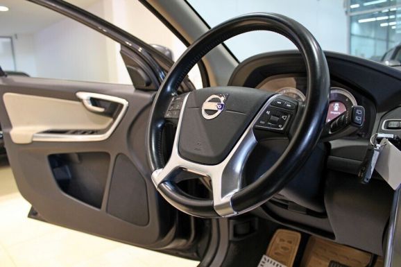 Volvo XC60, 2.4 л, АТ, 2011 фото 10