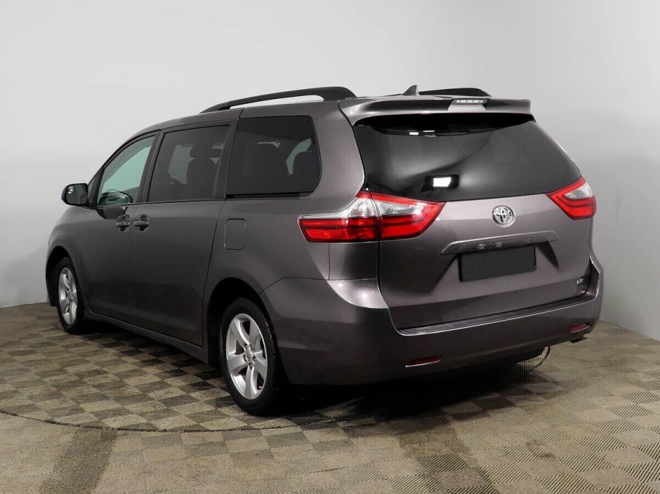 Toyota Sienna, 3.5 л, АТ, 2018 фото 6