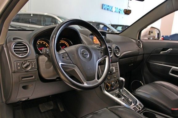 Opel Antara, 2.4 л, АТ, 2012 фото 2