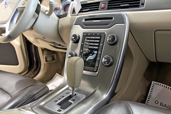 Volvo XC70, 2.4 л, АТ, 2012 фото 9