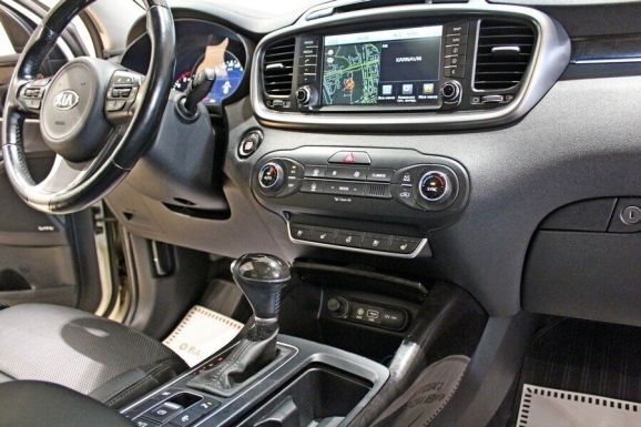 Kia Sorento, 2.2 л, АТ, 2016 фото 9