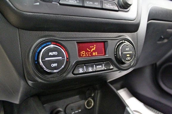 Kia Rio, 1.6 л, АТ, 2013 фото 1