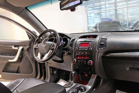 Kia Sorento, 2.4 л, АТ, 2010 фото 7