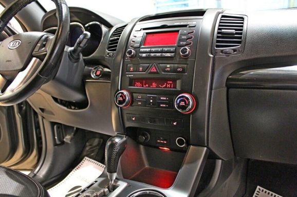 Kia Sorento, 2.4 л, АТ, 2010 фото 9