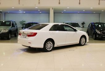 Toyota Camry, 2.5 л, АКПП, 2011 фото 6