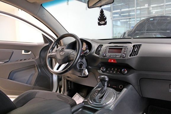 Kia Sportage, 2.0 л, АТ, 2012 фото 7