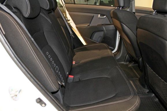 Kia Sportage, 2.0 л, АТ, 2012 фото 8