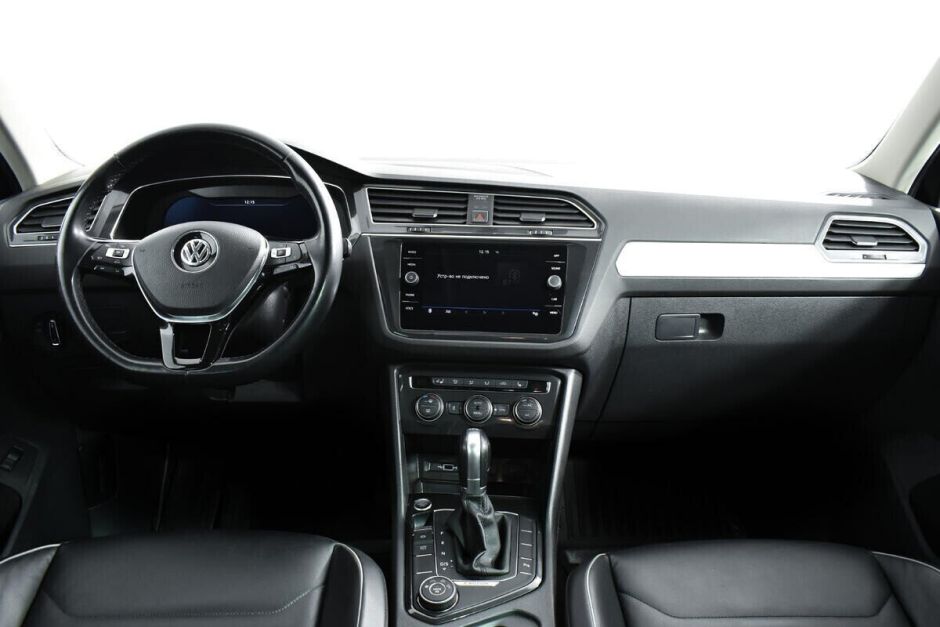 Volkswagen Tiguan, 2.0 л, Робот, 2018 фото 8
