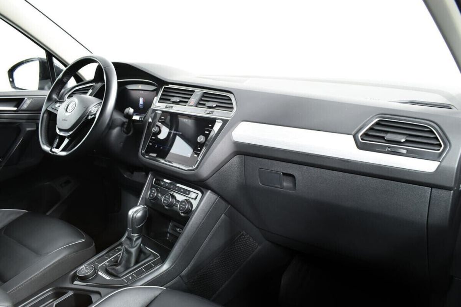 Volkswagen Tiguan, 2.0 л, Робот, 2018 фото 9