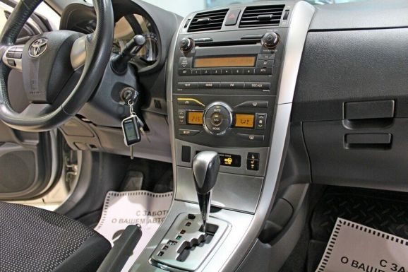 Toyota Corolla, 1.6 л, АТ, 2012 фото 9