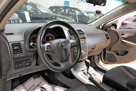 Toyota Corolla, 1.6 л, АТ, 2012 фото 2