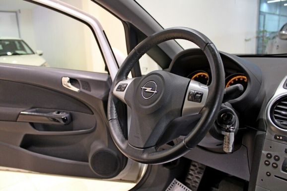 Opel Corsa, 1.4 л, АТ, 2013 фото 9