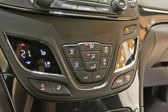 Opel Insignia, 2.0 л, АТ, 2014 фото 1