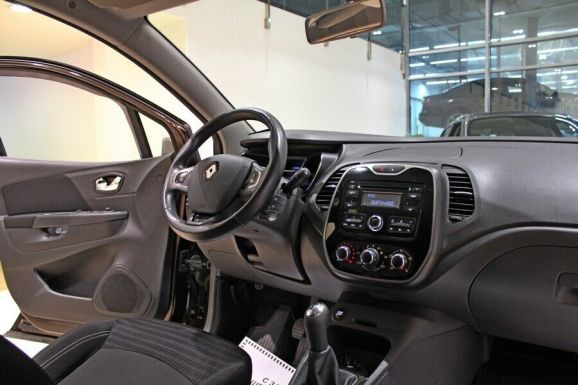 Renault Kaptur, 1.6 л, МТ, 2016 фото 7