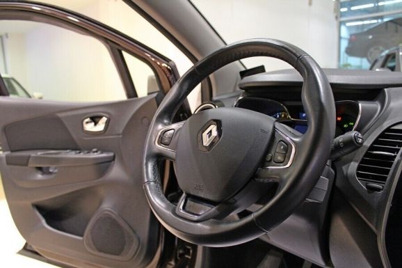 Renault Kaptur, 1.6 л, МТ, 2016 фото 10