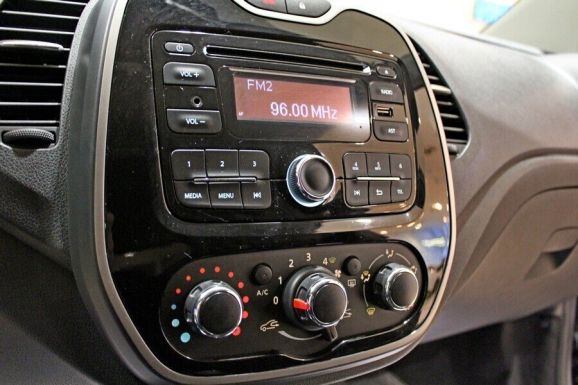 Renault Kaptur, 1.6 л, МТ, 2016 фото 1