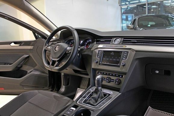 Volkswagen Passat, 1.4 л, Робот, 2015 фото 7