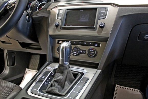 Volkswagen Passat, 1.4 л, Робот, 2015 фото 9