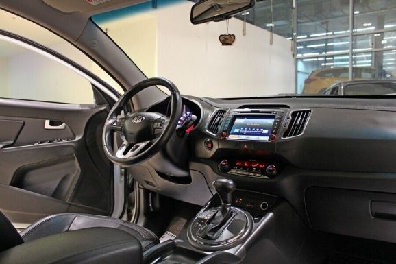 Kia Sportage, 2.0 л, АТ, 2012 фото 7