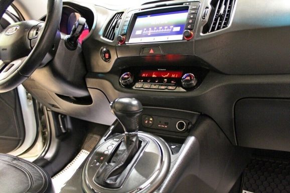 Kia Sportage, 2.0 л, АТ, 2012 фото 9