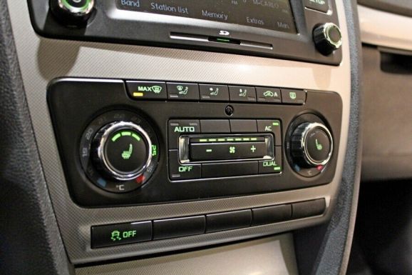 Skoda Octavia, 1.4 л, Робот, 2012 фото 1