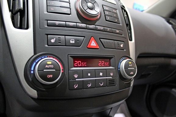 Kia Ceed, 1.6 л, АТ, 2010 фото 2