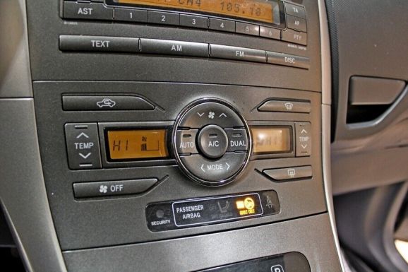 Toyota Auris, 1.6 л, Робот, 2009 фото 1