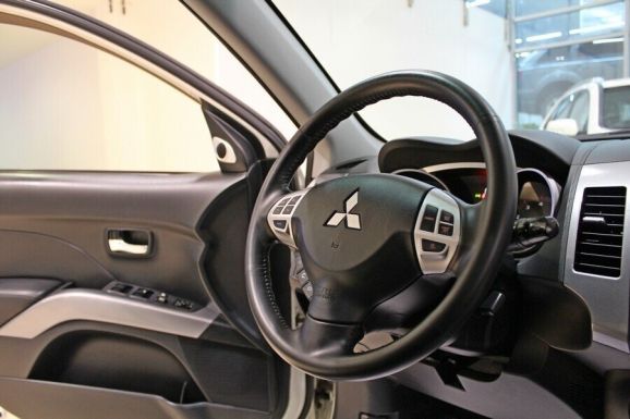 Mitsubishi Outlander, 2.4 л, Вариатор, 2008 фото 10