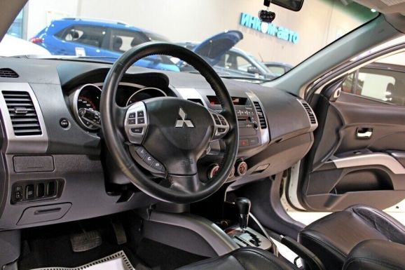 Mitsubishi Outlander, 2.4 л, Вариатор, 2008 фото 2