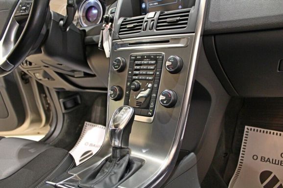 Volvo XC60, 2.4 л, АТ, 2012 фото 9