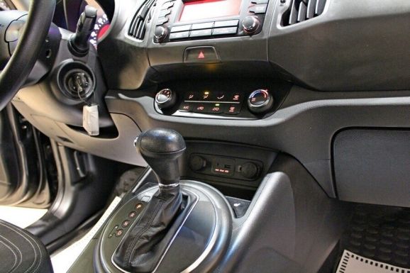 Kia Sportage, 2.0 л, АТ, 2010 фото 9