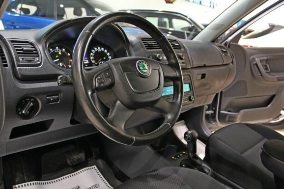 Skoda Fabia, 1.6 л, АТ, 2012 фото 2