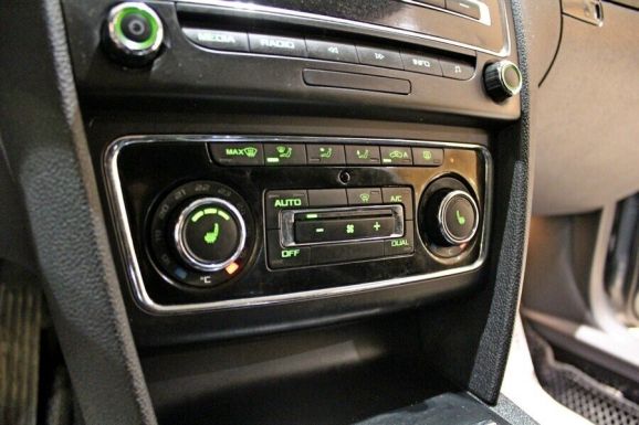 Skoda Superb, 1.8 л, Робот, 2014 фото 2