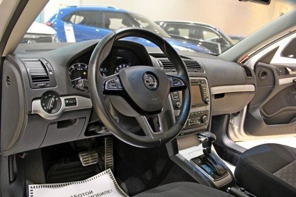 Skoda Octavia, 1.8 л, АТ, 2013 фото 9